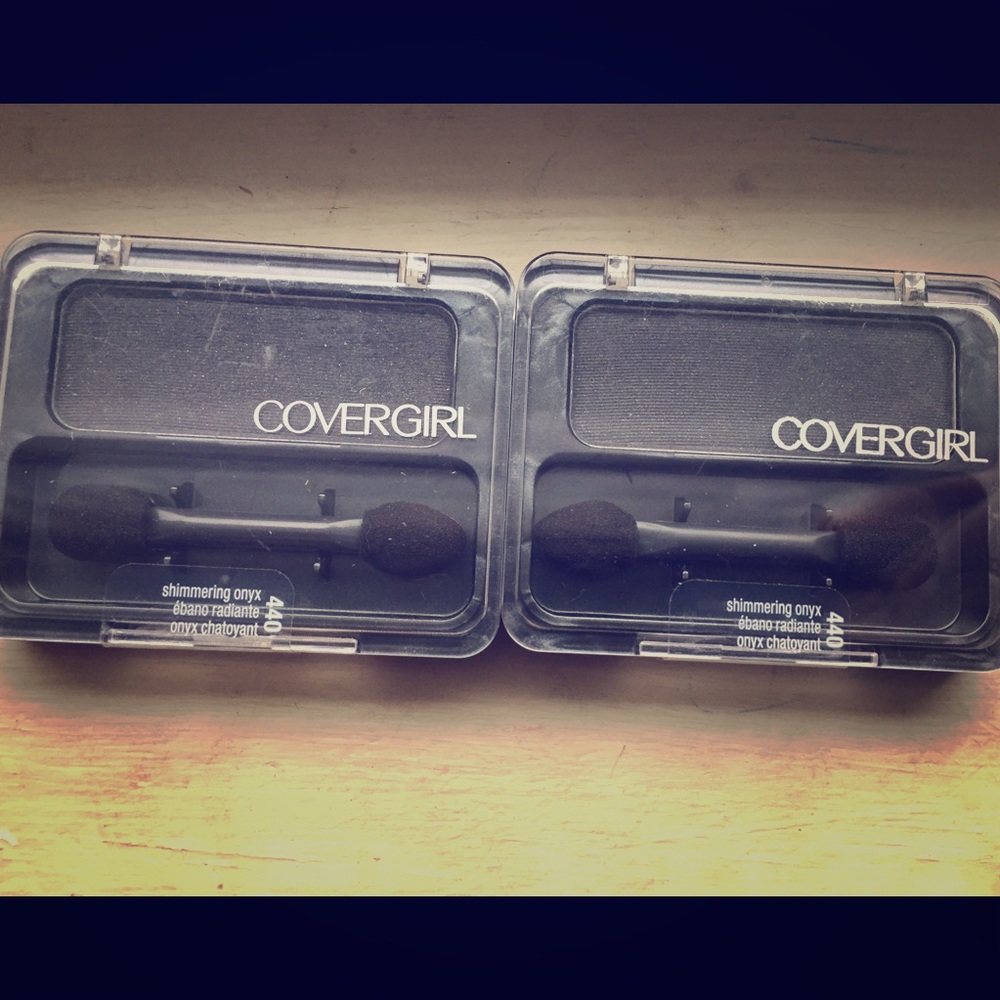 2/6$-1/4$COVERGIRL EYE ENHANCER in Onyx
